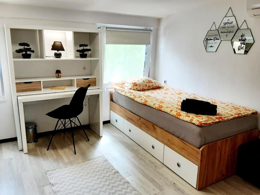 R.i.s.-rest In Siska Duplex